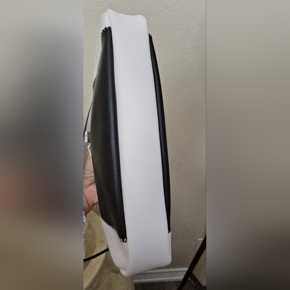 Jones New York Black and White Tuxedo Tassel Clutch EUC - Picture 6 of 16